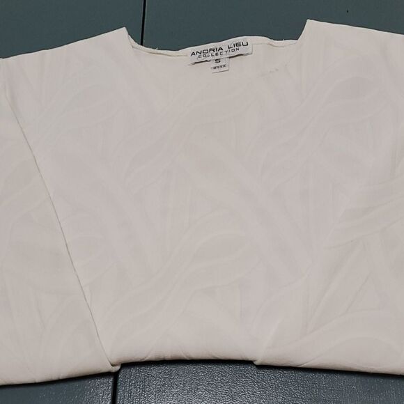 ANDRIA LIEW, STRETCH TOP, size small, white. Beautiful fabric. - Picture 7 of 10